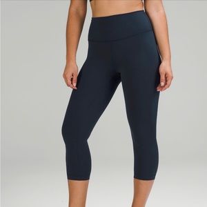 Navy Lululemon wunder trains high-rise cropped 21”
